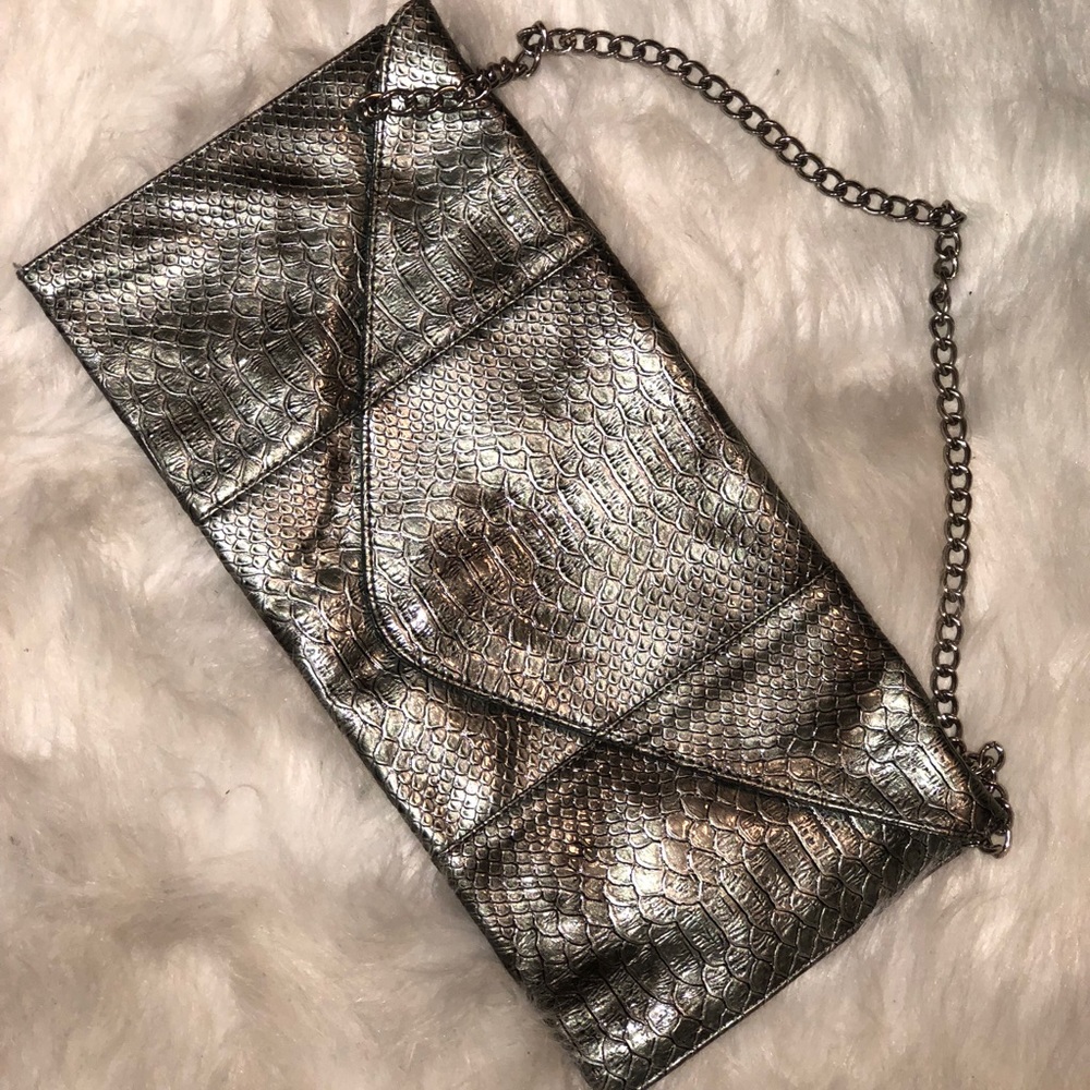 Gator style Clutch